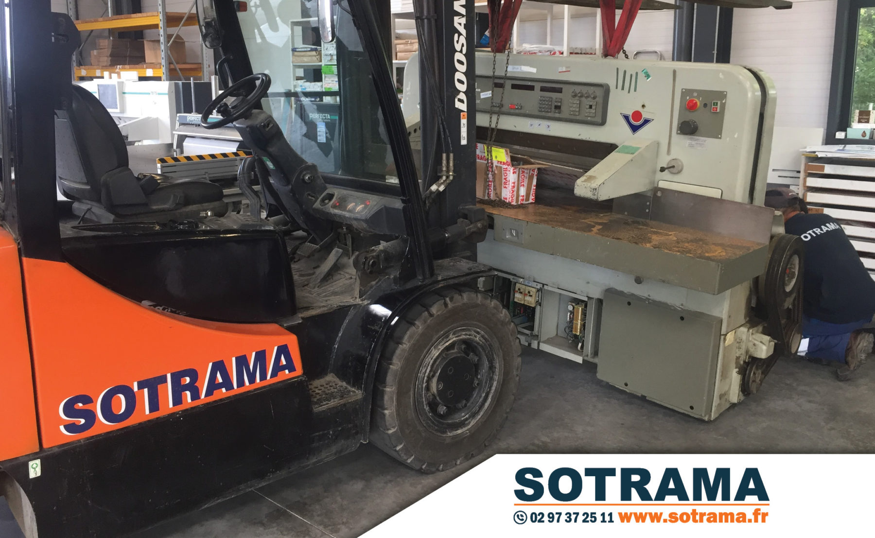 Déménagement industriel : Acheminement d'une machine pour imprimerie -  Sotrama