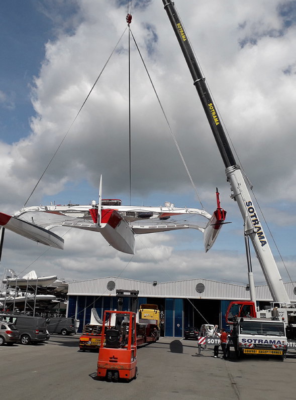 Levage et manutention : chantiers, naval, industrie, pétrochimie, travaux publics. Grues automotrices rapides, charges lourdes. Sotrama, Lorient, Bretagne.