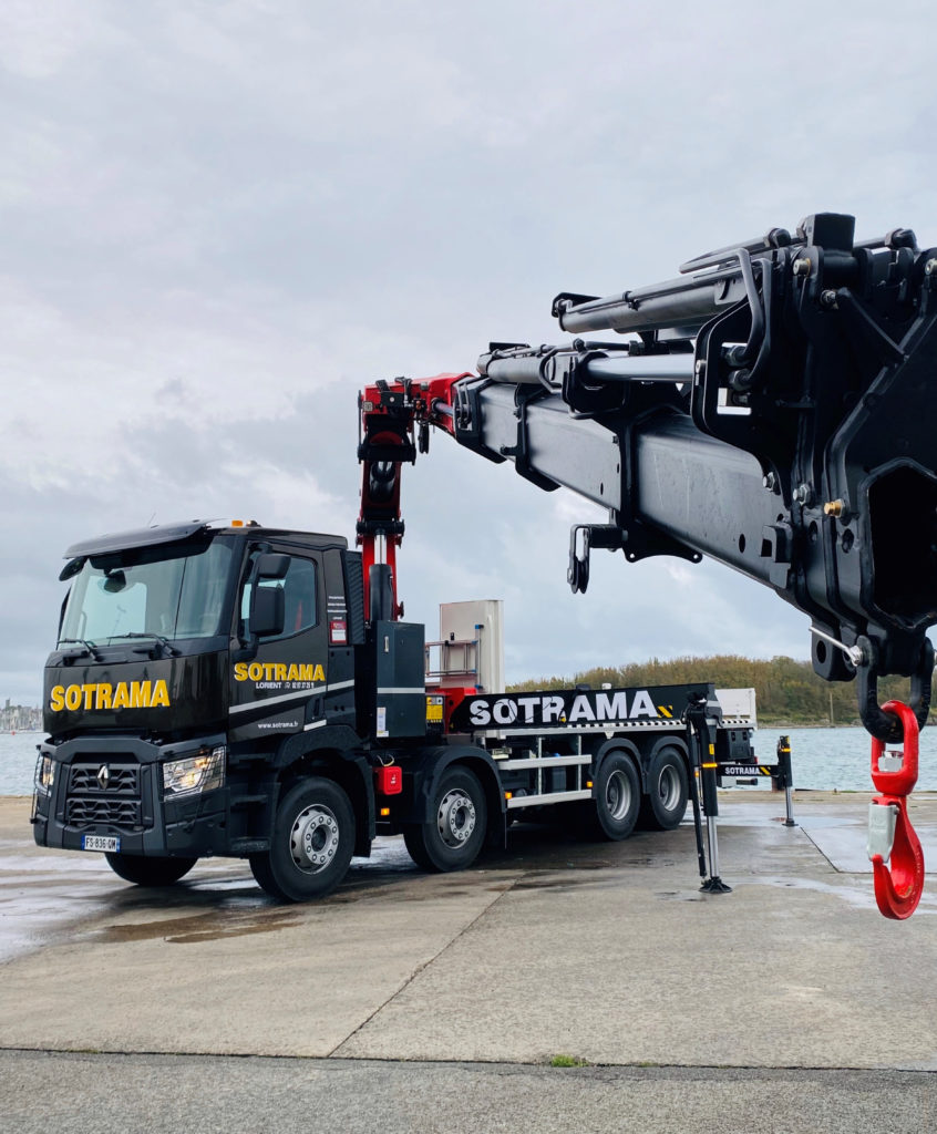 camion bras de levage grue auxilliaire bretagne location formation caces r490 lorient morbihan