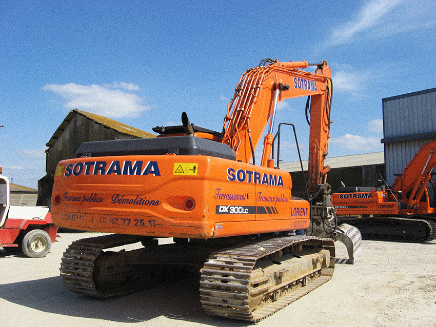 Sotrama-lorient-bretagne-demolition-levage-manutention-location-materiel-transport-containers1