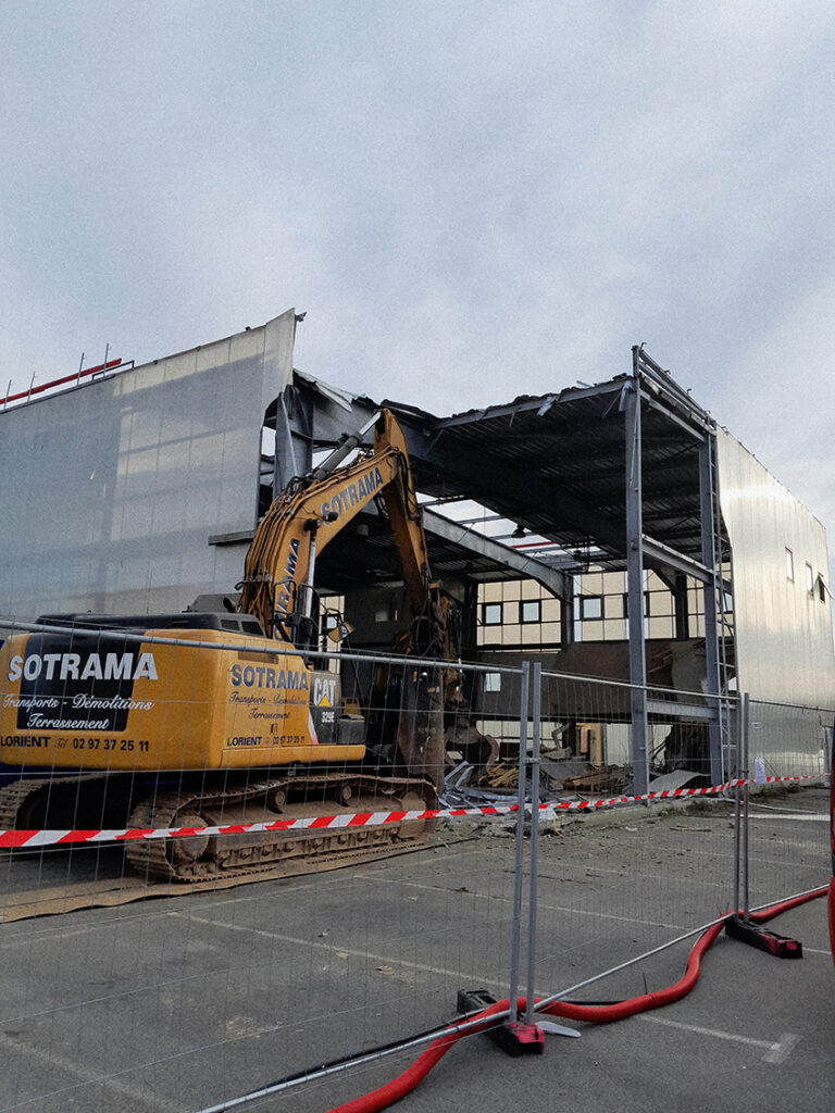 Sotrama-lorient-bretagne-demolition-levage-manutention-location-materiel-transport-containers25